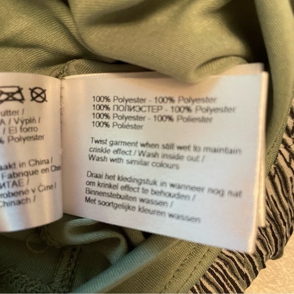 Hedge Green Fine Net Aztec Print Dress by Sandwich NWT - Size Medium - Picture 15 of 16